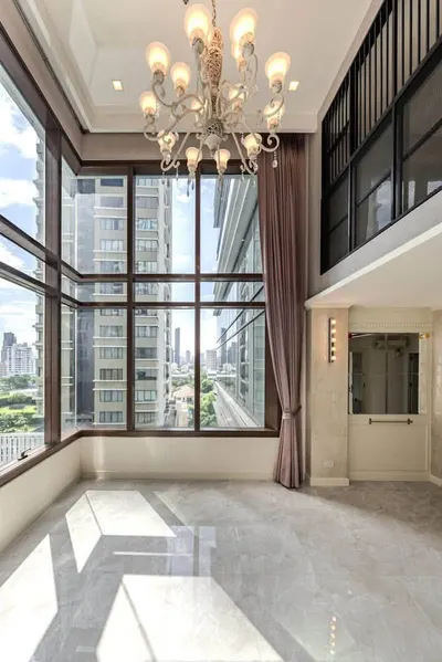 ให้เช่าคอนโด 2 ห้องนอน The Emporio Place รูปที่ 1 จาก 5