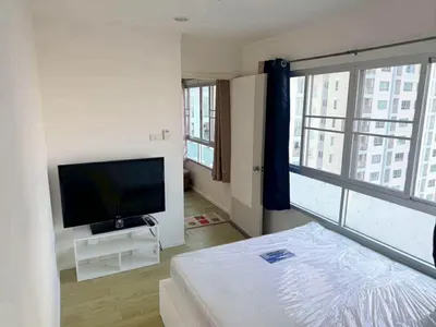 Condo 2 chambres à louer près de la station MRT Bang Krasor, photo 4 sur 5