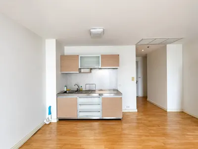Studio condo for sale at Baan Sathorn Chao Phraya, photo 3 of 5