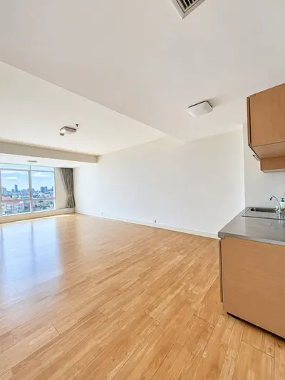 Studio condo for sale at Baan Sathorn Chao Phraya, photo 1 of 5