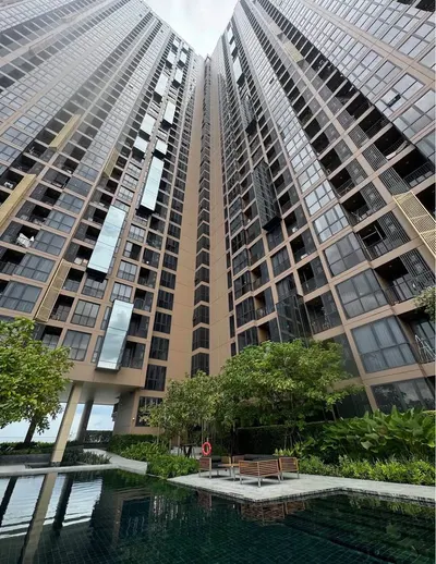 1-bed condo for rent in Khlong Toei, photo 1 of 5