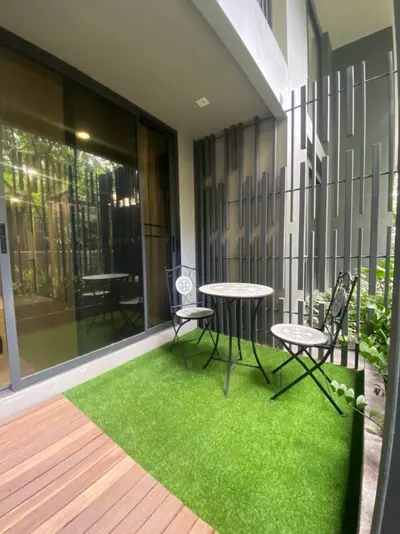 1-bed condo for rent near BTS Ratchadamri, photo 1 of 5