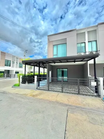 3-bed townhouse for rent near BTS Bang Na, photo 4 of 5
