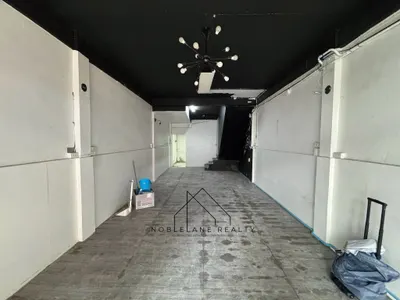 Commercial space for rent near MRT Huai Khwang, photo 2 of 5