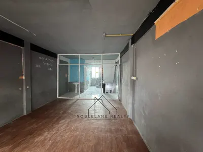Commercial space for rent near MRT Huai Khwang, photo 3 of 5