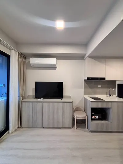Studio condo for rent at Cobe Ratchada-Rama9, photo 2 of 5
