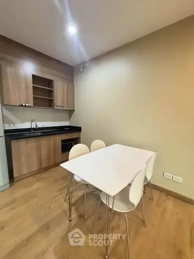 1-bed condo for rent at Hive Sathorn Condo, photo 2 of 5