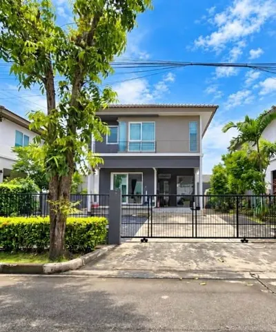 3-bed house for sale near BTS Khu Khot, photo 1 of 5