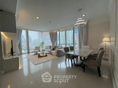 Royce Private Residencesの3ベッドルームコンドミニアム（賃貸）、写真2/5