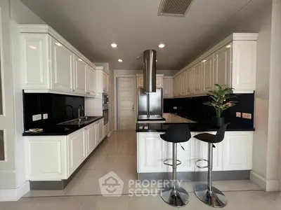 Royce Private Residencesの3ベッドルームコンドミニアム（賃貸）、写真3/5