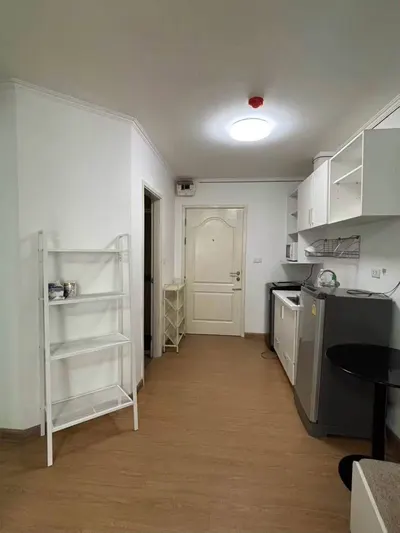 Condo à louer près de la station BTS Bearing, photo 6 sur 7