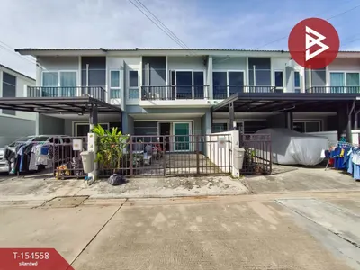ARL ラートクラバン駅周辺の3ベッドルームタウンハウス（売買）、写真1/5