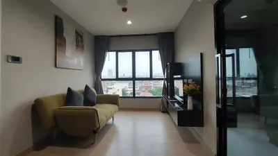 1-bed condo for rent near MRT Bang Khun Non, photo 1 of 5