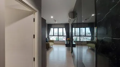 1-bed condo for rent near MRT Bang Khun Non, photo 2 of 5
