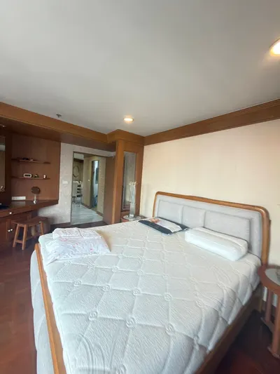 ให้เช่าคอนโด 2 ห้องนอน Witthayu Complex รูปที่ 2 จาก 5