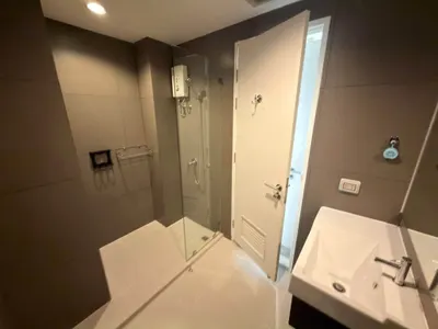1-bed condo for rent in Vadhana, photo 7 of 8