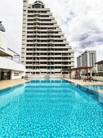 1-bed condo for rent near BTS Phrom Phong, photo 1 of 5