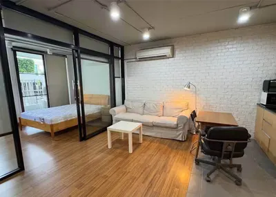 1-bed condo for rent near BTS Phrom Phong, photo 2 of 5