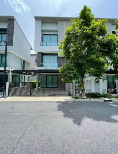 Baan Klang Muang Classe Ekkamai-Ramintraの4ベッドルーム一戸建て（賃貸）、写真1/5