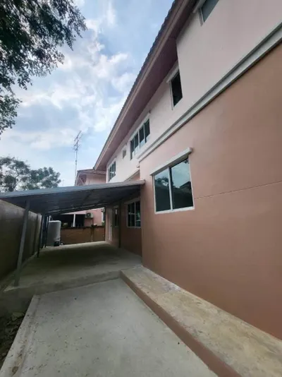4-bed house for rent near MRT Lak Song, photo 3 of 5