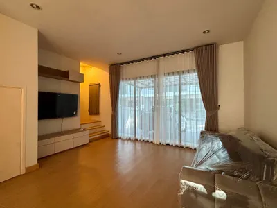 3-bed townhouse for rent near BTS On Nut, photo 2 of 5