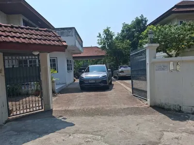 MRT 帕西乍伦站附近的4房独栋住宅出售，第2张，共5张