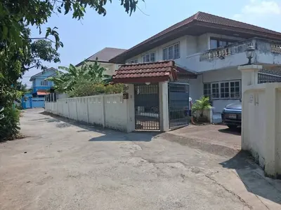 MRT 帕西乍伦站附近的4房独栋住宅出售，第1张，共5张