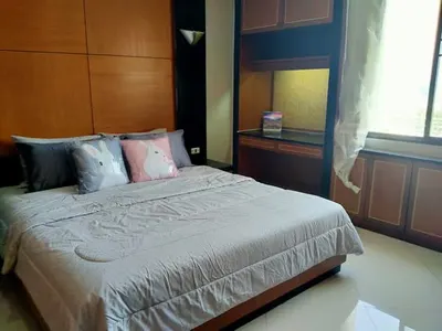 2-bed condo for rent near MRT Sukhumvit, photo 2 of 5