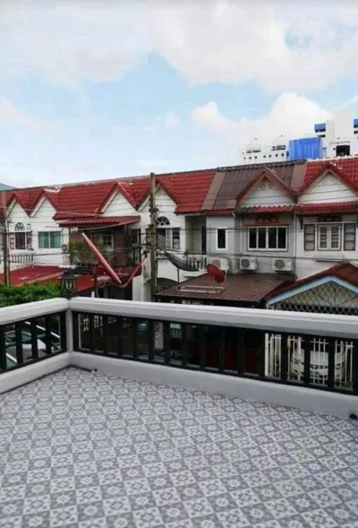 ให้เช่าทาวน์เฮาส์ 2 ห้องนอน ใกล้ MRT ลาดพร้าว 83 รูปที่ 2 จาก 5