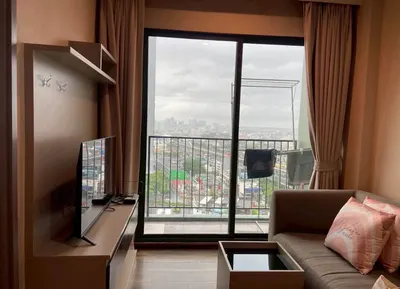 Condo 1 chambre à louer près de la station BTS Wongwian Yai, photo 1 sur 5