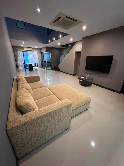 3-bed townhouse for sale near MRT Ram Inthra Kor Mor 4, photo 3 of 5