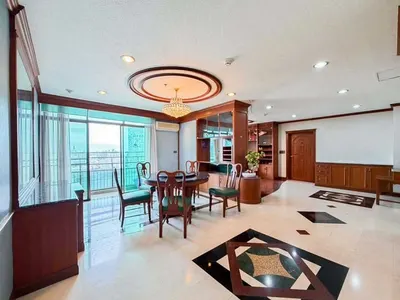 4-bed condo for rent near MRT Lumphini, photo 1 of 5