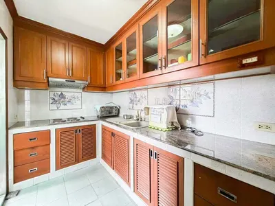 4-bed condo for rent near MRT Lumphini, photo 5 of 5