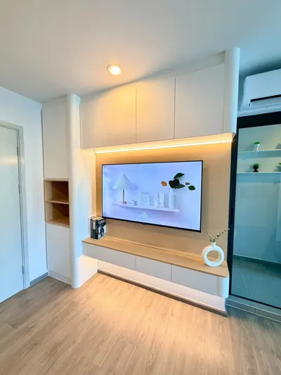 1-bed condo for rent at Regent Home Wutthakat Building A, photo 1 of 5