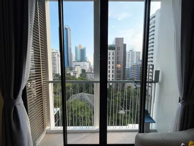 Condo 2 chambres à louer près de la station MRT Sukhumvit, photo 3 sur 5