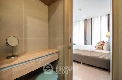 1-bed condo for rent at Noble Ploenchit, photo 3 of 3