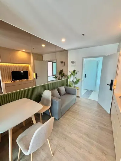 Condo for rent at Regent Home Wutthakat Building A, photo 1 of 5