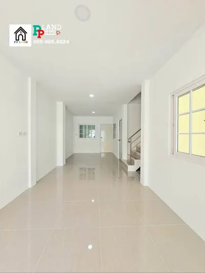 BTS 佩甲沙站附近的4房独栋住宅出售，第2张，共5张