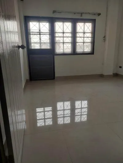 4-bed townhouse for rent near MRT Wong Sawang, photo 4 of 5