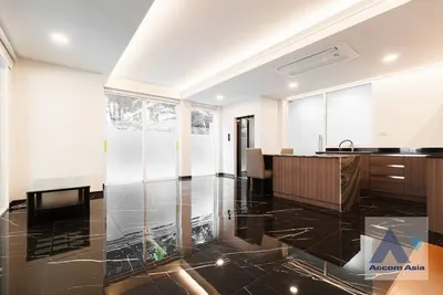 Maison 4 chambres à louer à Baan klang Krung (British Town - Thonglor), photo 1 sur 5
