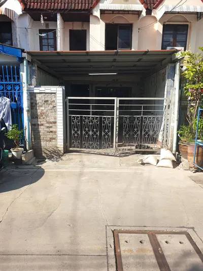 2-bed townhouse for rent near ARL Lat Krabang, photo 3 of 5