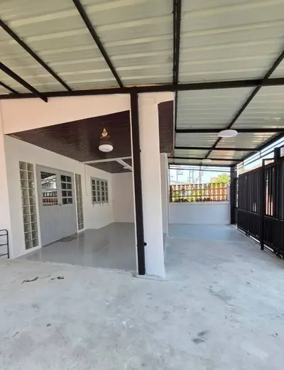 3-bed house for rent near MRT Sai Ma, photo 4 of 4