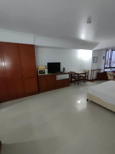 Condo 2 chambres à louer près de la station MRT Queen Sirikit National Convention Centre, photo 3 sur 5