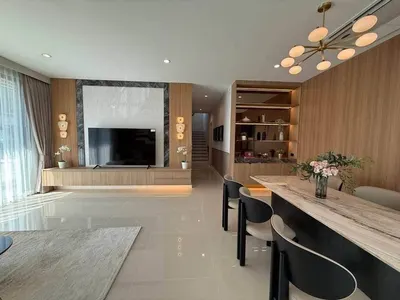 4-bed house for rent near MRT Bang Pakaeo, photo 2 of 5