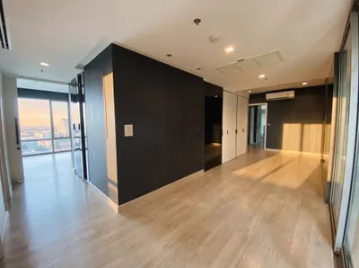 2-bed condo for sale near ARL Makkasan, photo 3 of 5