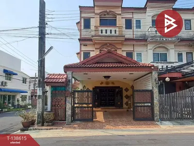 Maison de ville 4 chambres à vendre près de la station MRT Khu Bon, photo 1 sur 5