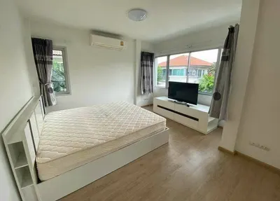 3-bed house for rent near BTS Bang Na, photo 2 of 5