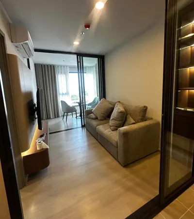 1-bed condo for rent at Aspire Onnut Station, photo 2 of 5