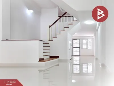 3-bed townhouse for sale near MRT Bang Chan, photo 2 of 5