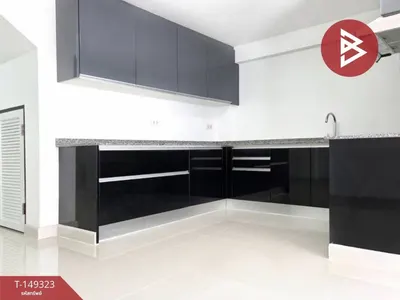 3-bed townhouse for sale near MRT Bang Chan, photo 3 of 5
